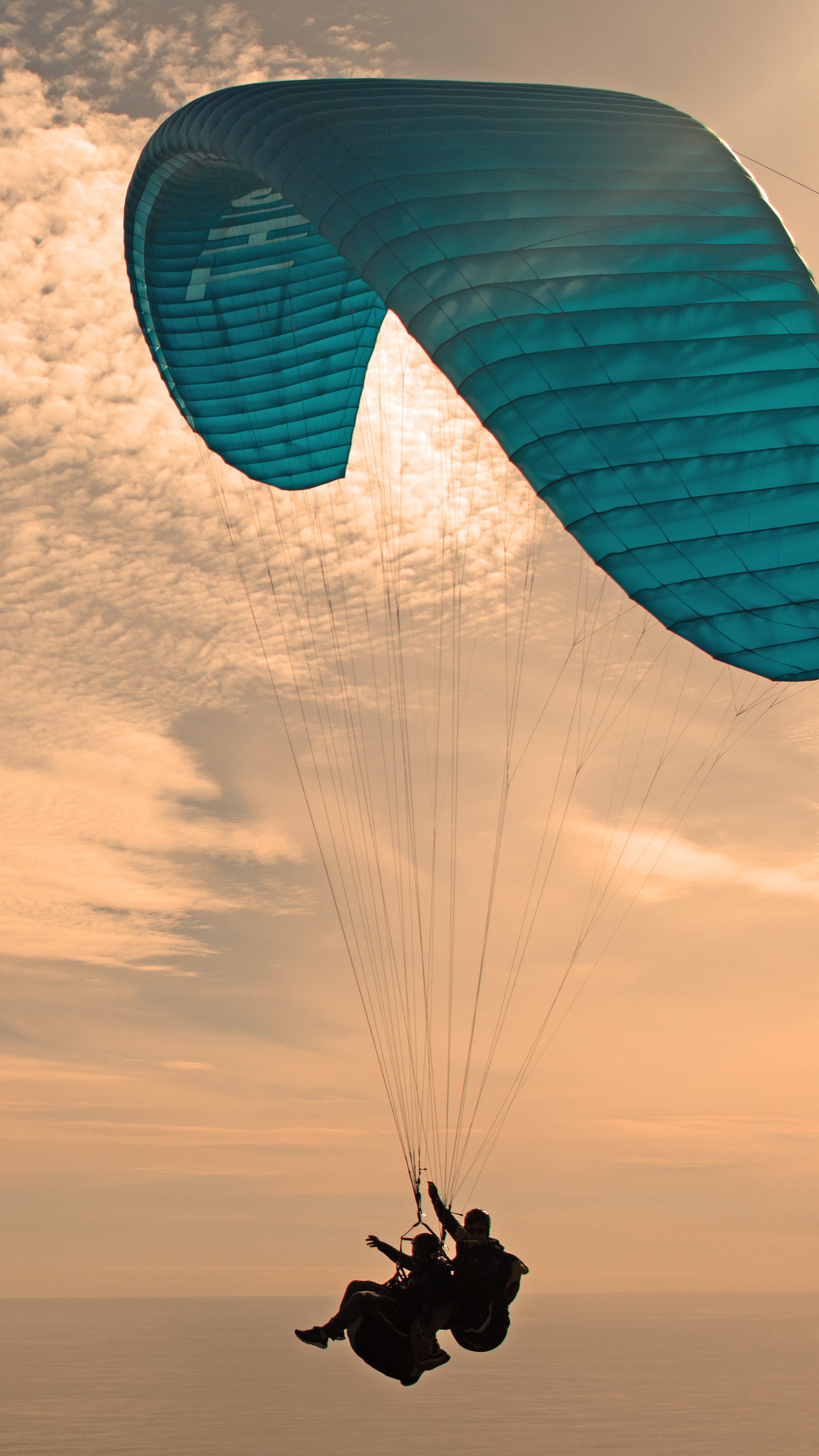 Tandem Flight Training Over Table Mountain & Camps Bay. Learn to Paraglide Tandem Flight Experience in Cape Town