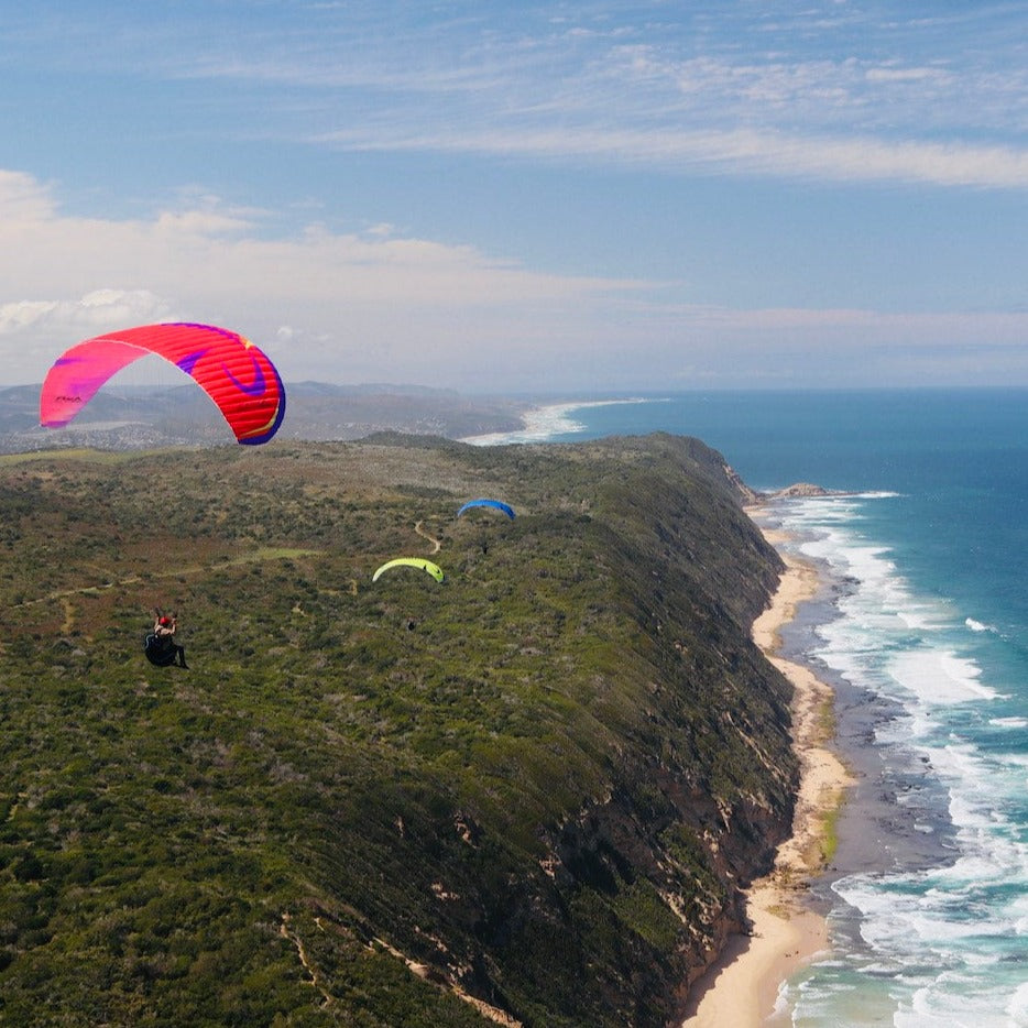 Learn to paraglide on flow paragliders and Paradise ridge